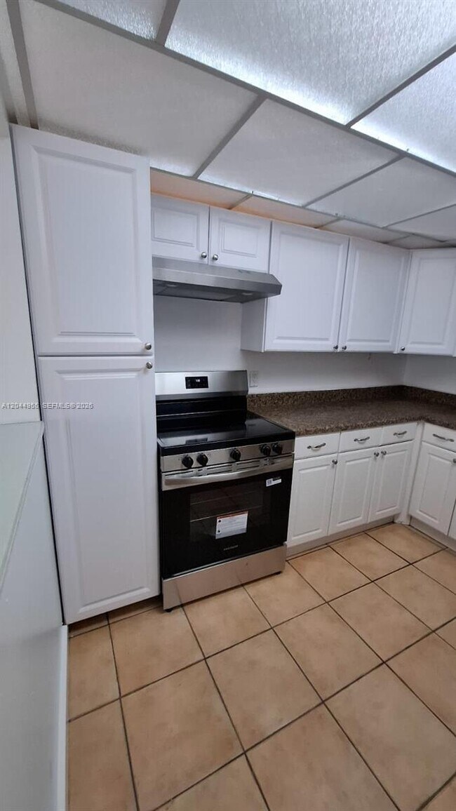 Photo - 2025 NE 164th St Unidad 918