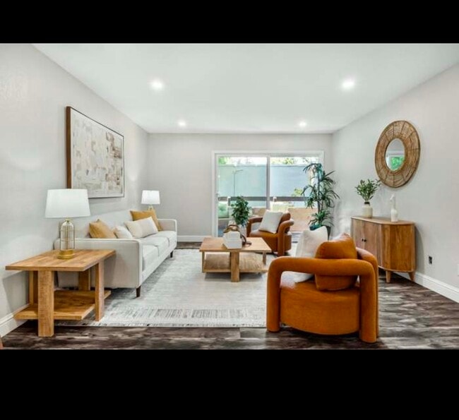 Photo - 310 Tradewinds Dr Unit 8