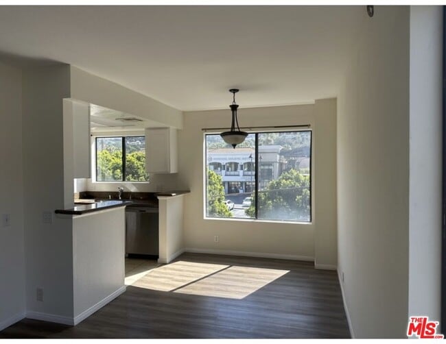 Photo - 10960 Bluffside Dr Unit 206