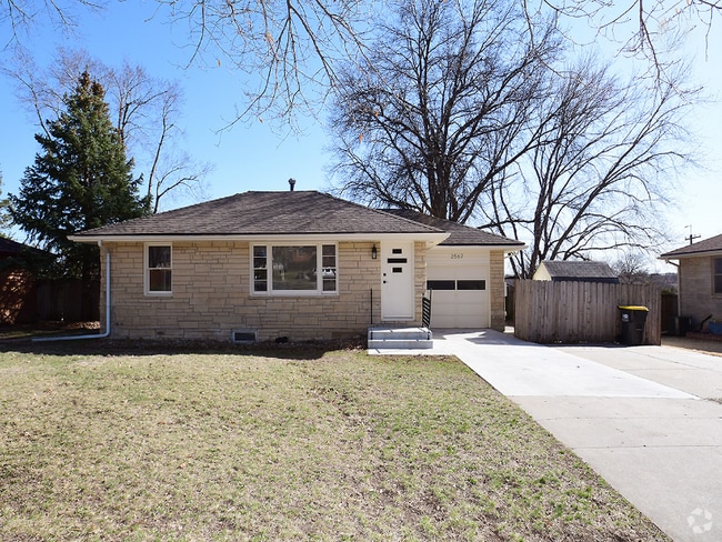 Building Photo - 2567 Kessler Blvd Rental