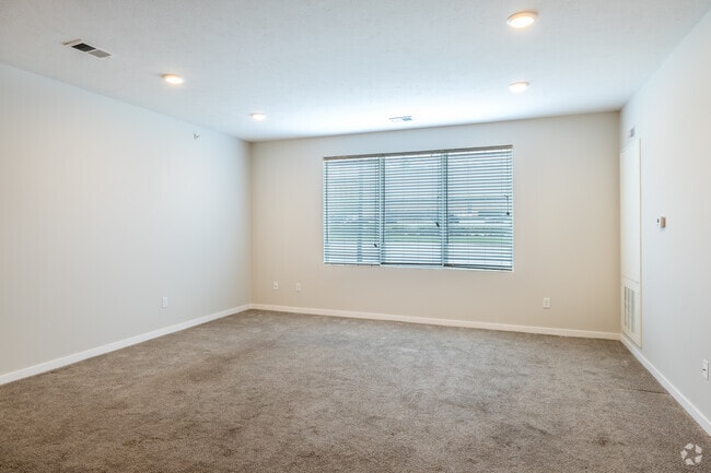 1BR, 1BA - 925SF - Living Area