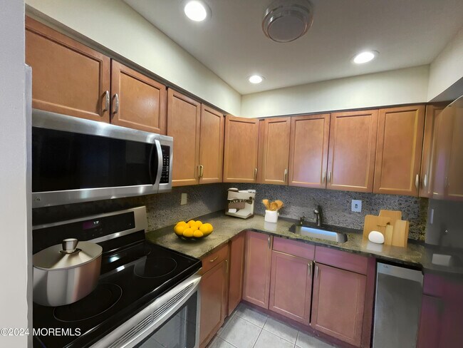 Photo - 119 Avery Ave Unit J27