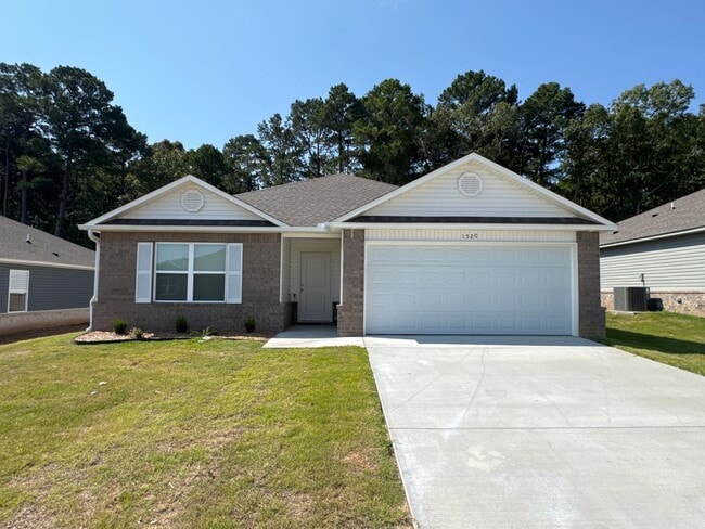 Photo - Now Pre-Leasing — Comfortable 3 Bedroom Living in Benton