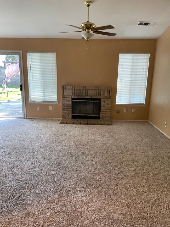 Photo - 784 Whitehall Ct