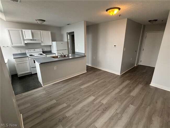 Photo - 59 Lincoln Way E Unit 801