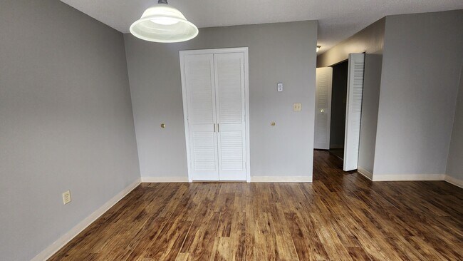 Photo - 102 North Point Dr Unidad 102