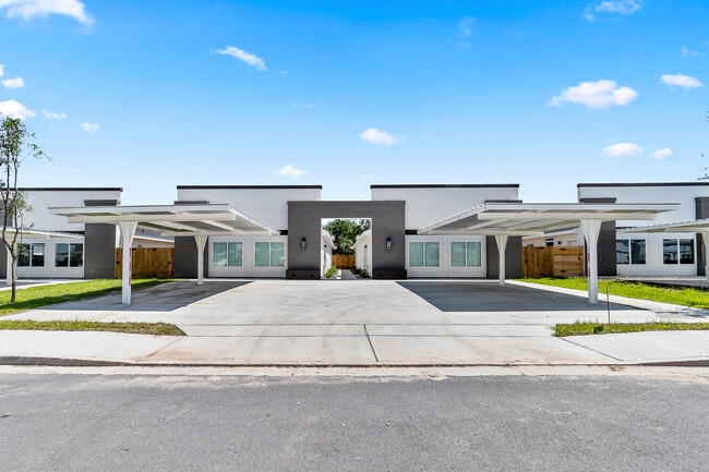 Photo - 3506 S Dominique Dr