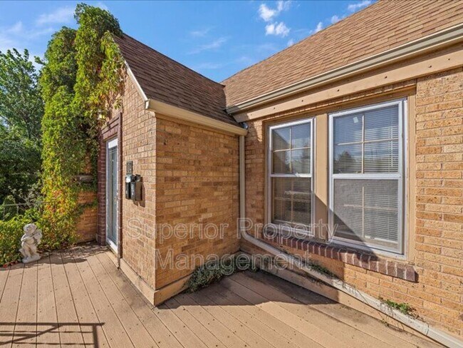 Photo - 104 W Pershing Blvd