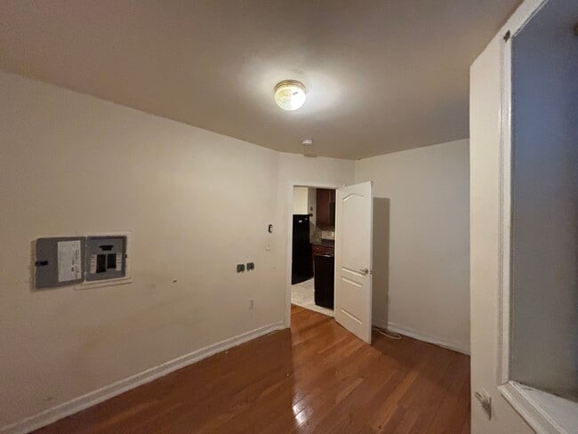 Photo - 5902 Madison St