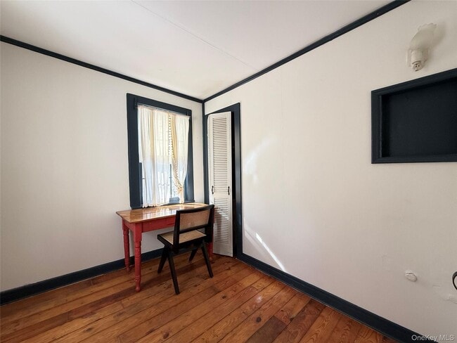 Photo - 674 Debruce Rd