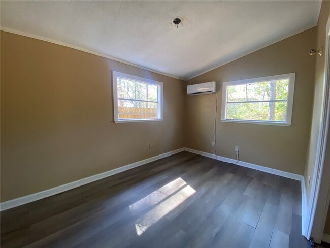 Photo - 28613 Netawake Ct