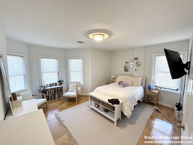914 Dorchester Ave Unit 2