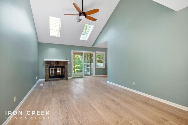 Photo - 8 Briar Knoll Ct