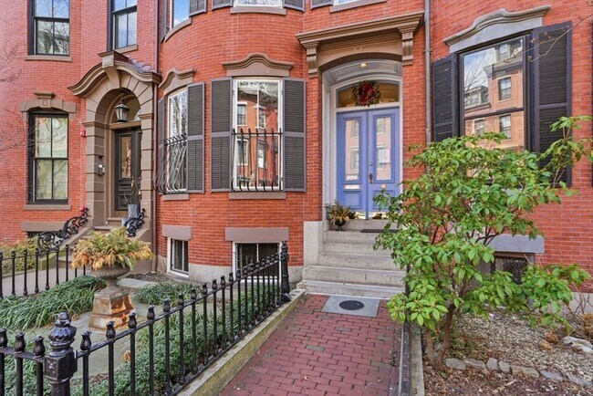 Building Photo - 150 W Concord St Unit 2