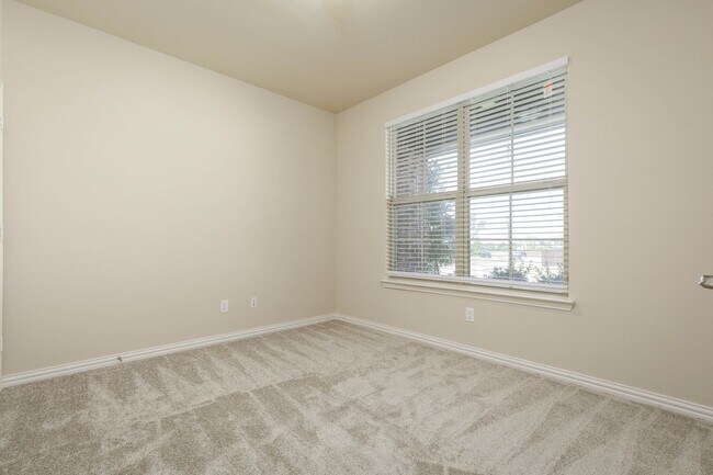 Photo - 11513 Beckton St