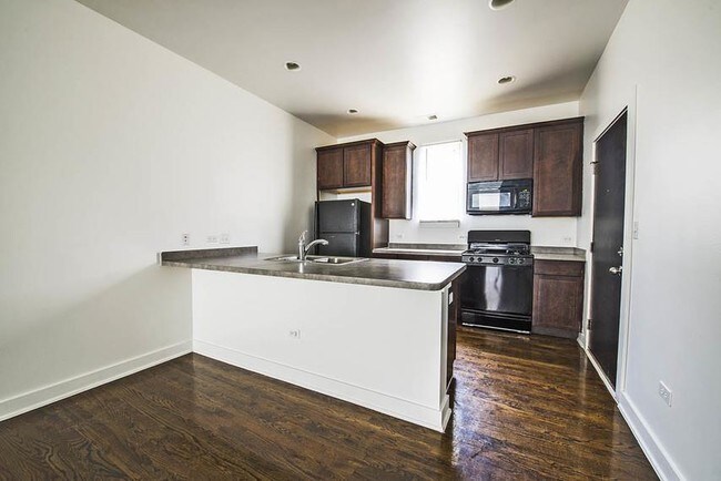 Photo - 5706 W Lake St