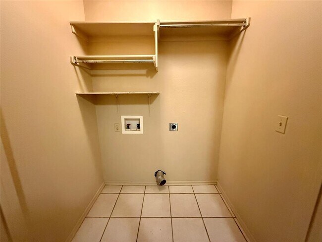 Photo - 5 Lombardy Pl