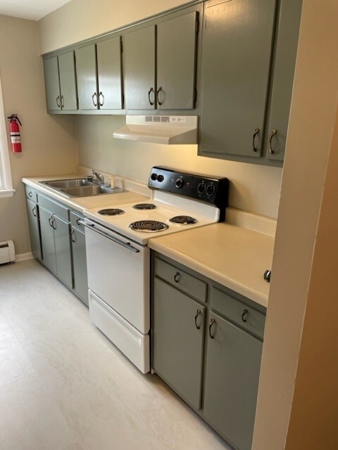 Photo - 915 Country Club Dr