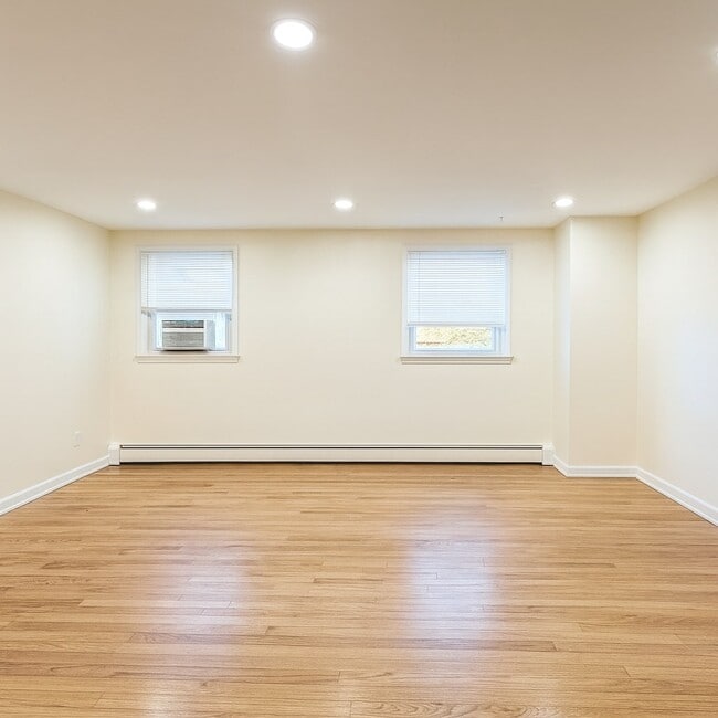 SALA DE ESTAR - 11 Pilgrim Ct Unidad 2FL