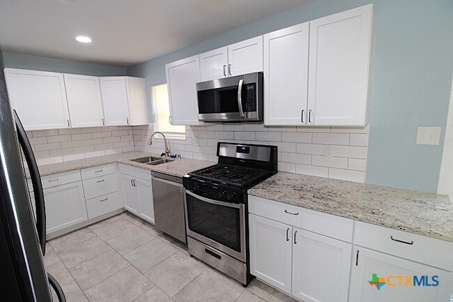 Photo - 105 E Avenue A