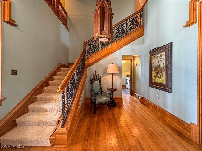 Photo - 730 21st Ave S