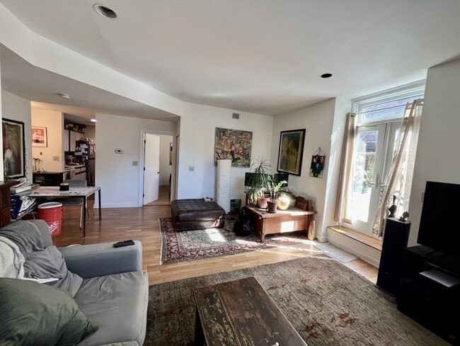 Building Photo - 133 Appleton St Unit R-1F