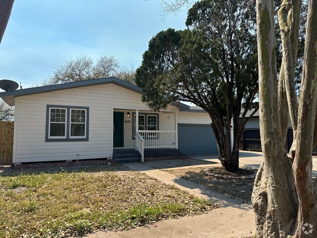 Building Photo - Ready for move in Rental