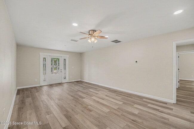 Photo - 20 Hardee Cir N
