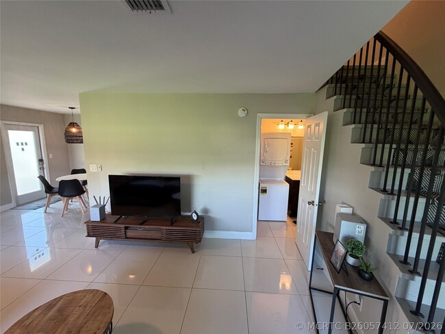 Photo - 608 NE 29th Dr