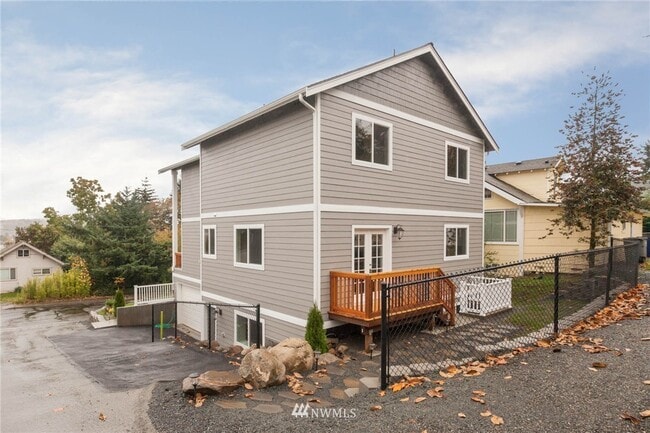 Photo - 311 Taylor Ave NW