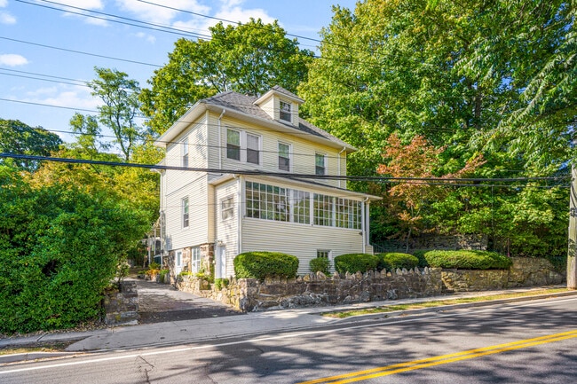 Photo - 49 Weaver St