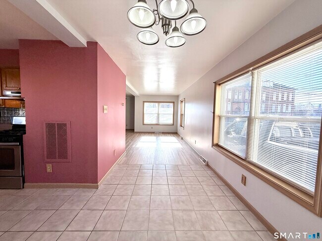 Photo - 209 Hamilton St