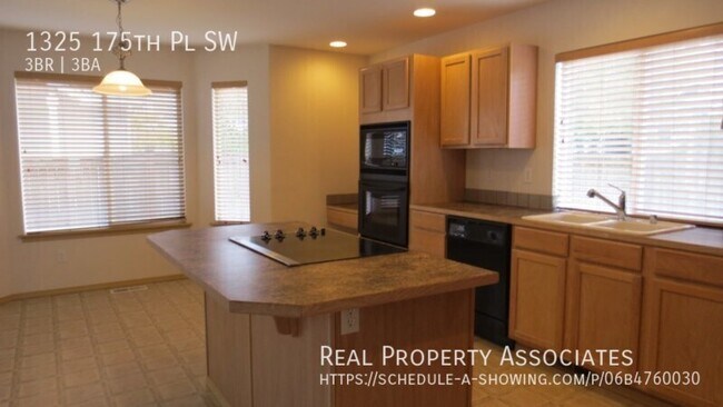 Photo - 1325 175th Pl SW