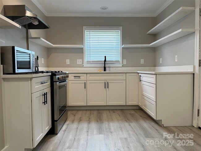 Photo - 2730 Eastway Dr