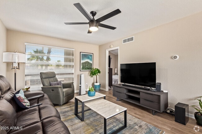 Building Photo - 13606 N Hamilton Dr Unit 203 Rental