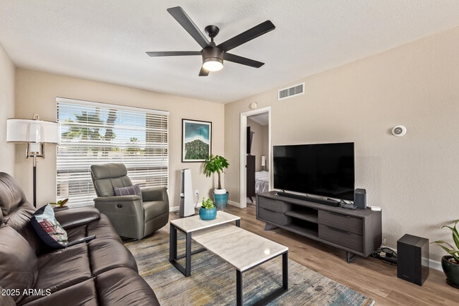Photo - 13606 N Hamilton Dr Apartment Unit 203