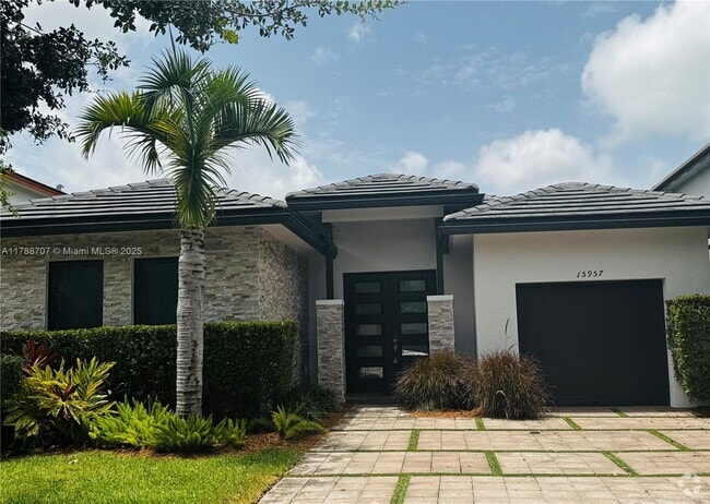 Building Photo - 15957 SW 136 Way Rental