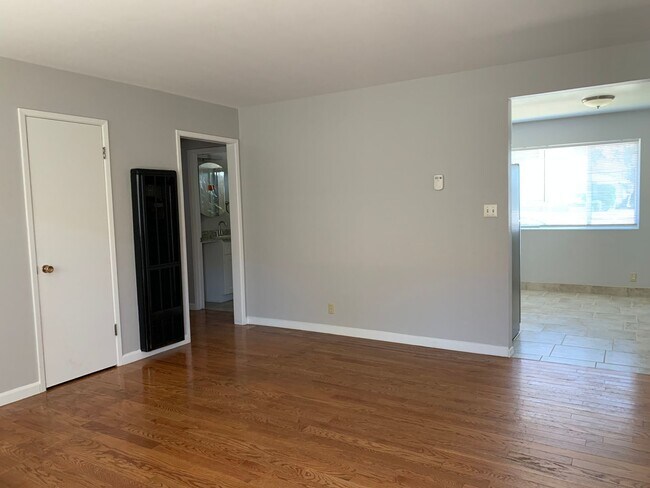 Photo - 4351 Latimer Ave Unit B