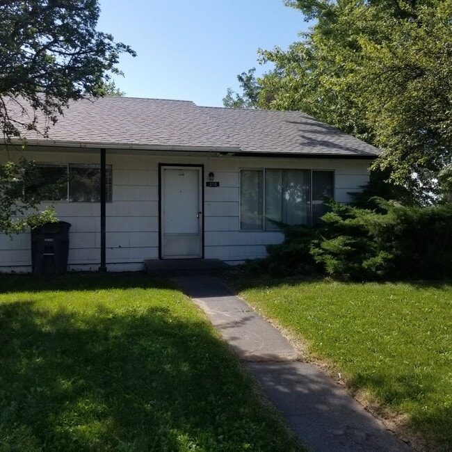 Building Photo - 1208-1210 Vandenberg Ave Unit 1210 Vandenberg