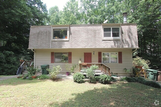 Building Photo - 2 Bedroom Duplex in Cary Rental