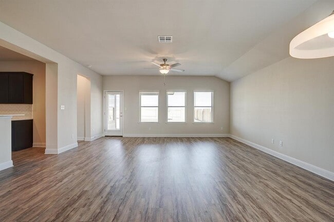 Photo - 137 Goldfinch Dr