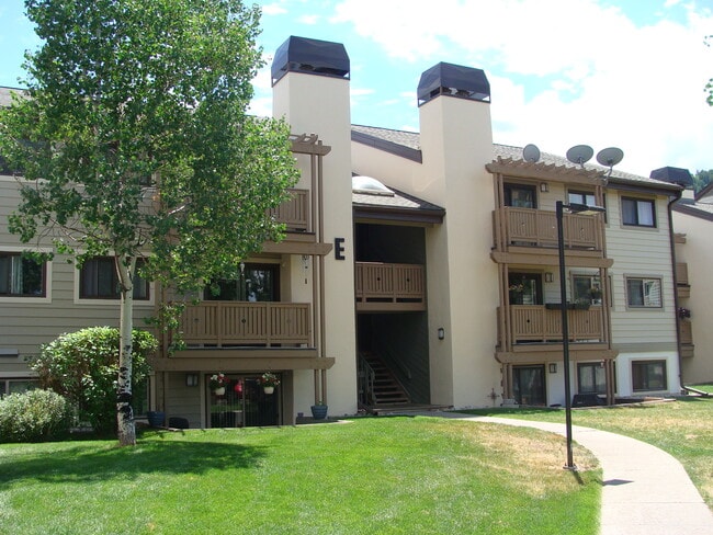 Building Photo - 998 W Beaver Creek Blvd Unit E305