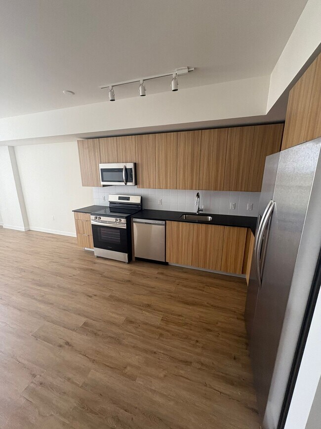 Photo - 981 E 27th St Unit A1