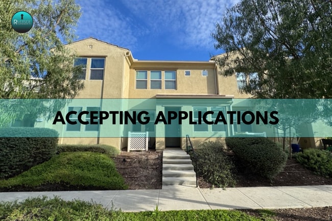 Building Photo - DISCOVER YOUR DREAM CONDO AT BEDFORD IN CORONA!!  SOLAR INCLUDED! Unit 105