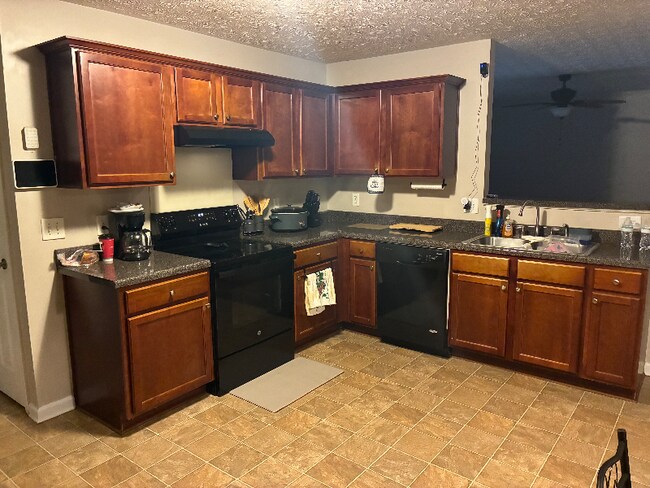 Photo - 1098 Deshon Trail