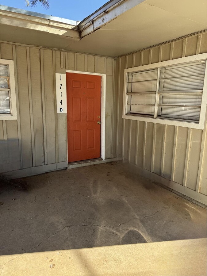 Photo - 1714 Elkhart Ave