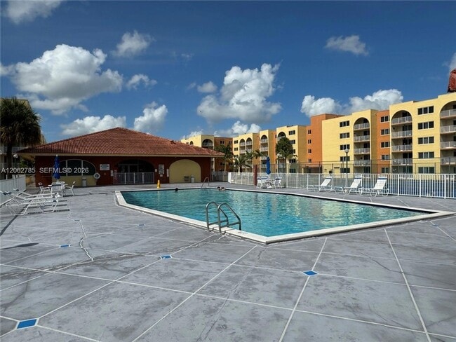 Photo - 7010 NW 186th St Unit 5-418