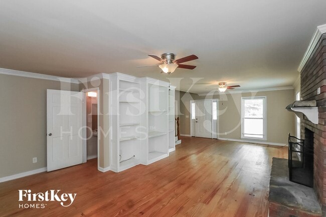 36 Lowery Rd S W