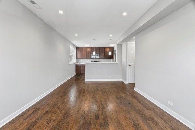 Photo - 2553 W Summerdale Ave Unit 2E