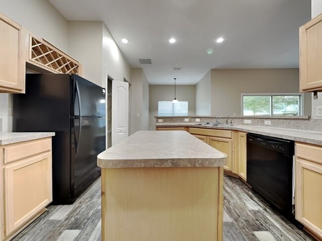 Photo - 916 Bonaparte Landing Ct